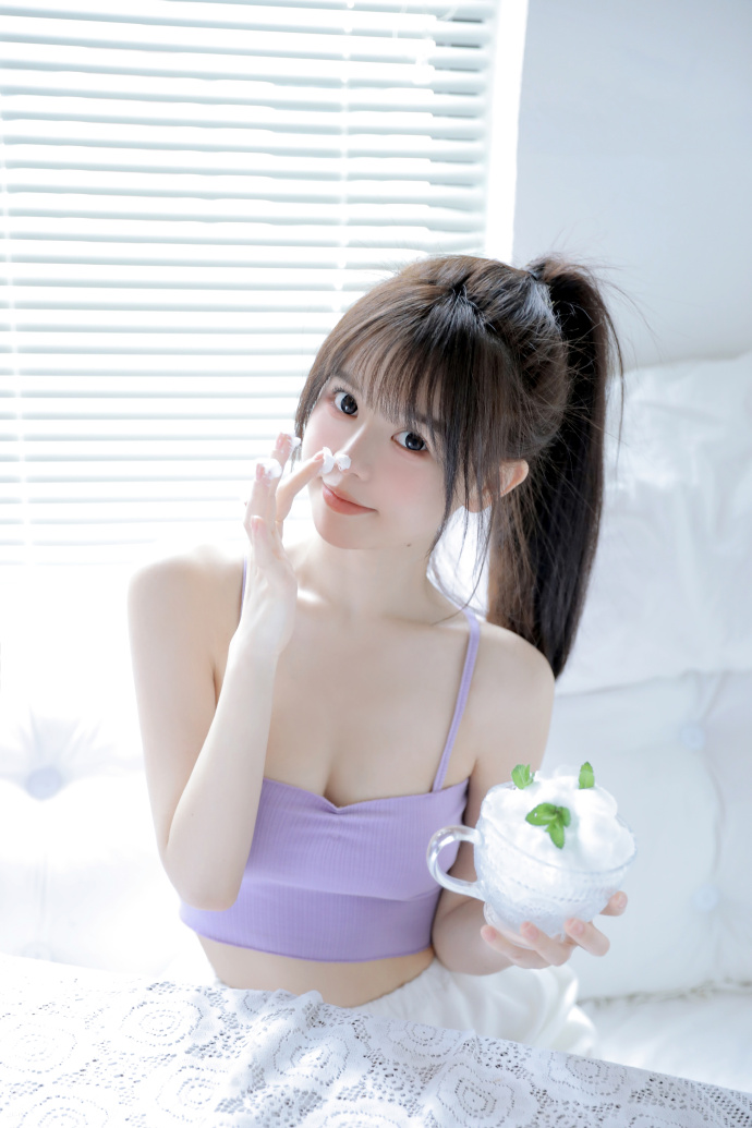 药屋少女的呢喃 封面